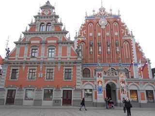 la maison des t&ecirc;tes noires