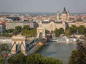 Photo du Pont Aux cha&icirc;nes Sz&eacute;chenyi &agrave; Budapest