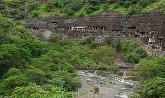 Grottes d'Ajant&acirc;